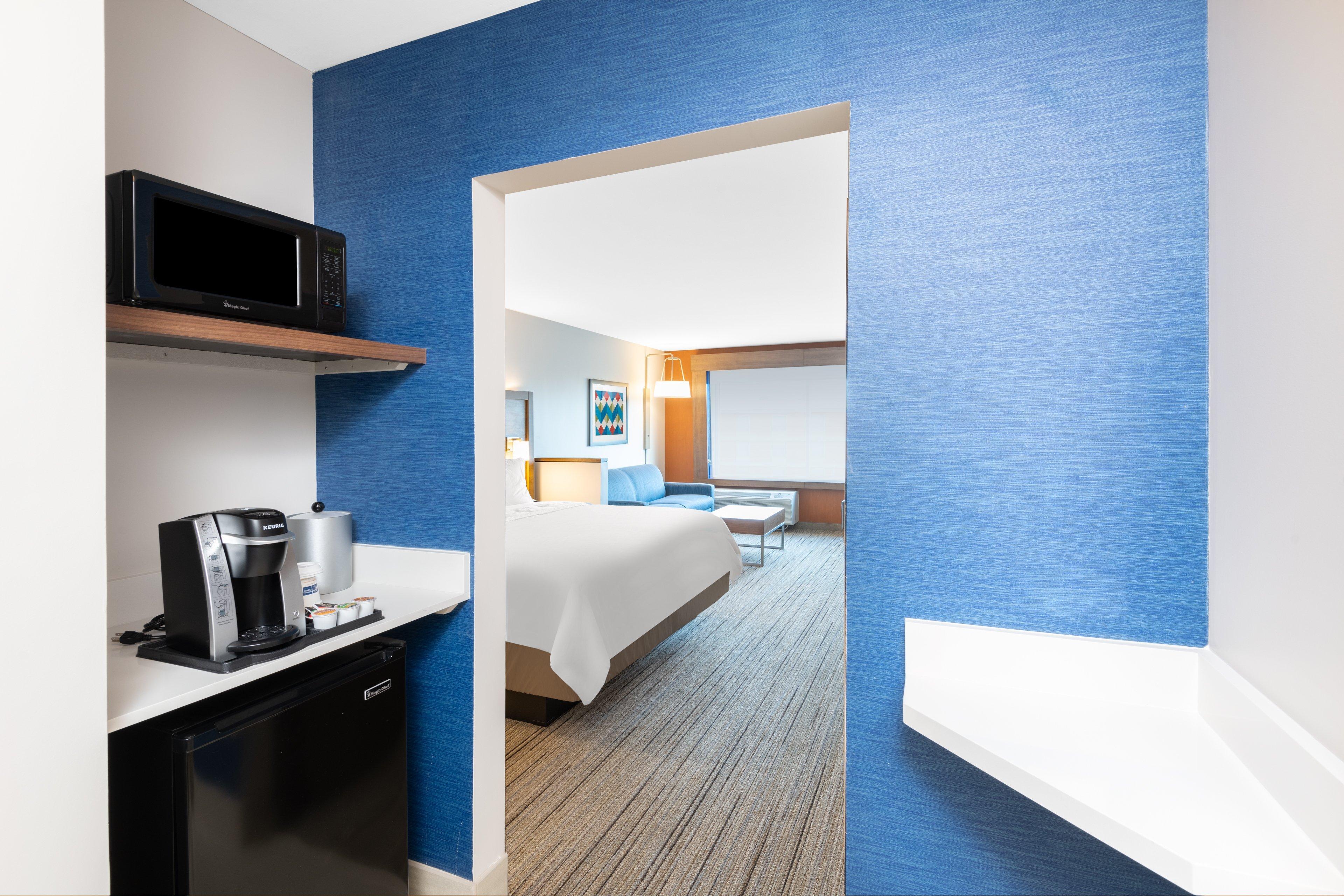 Express & - - Airport North By Ihg Hotel